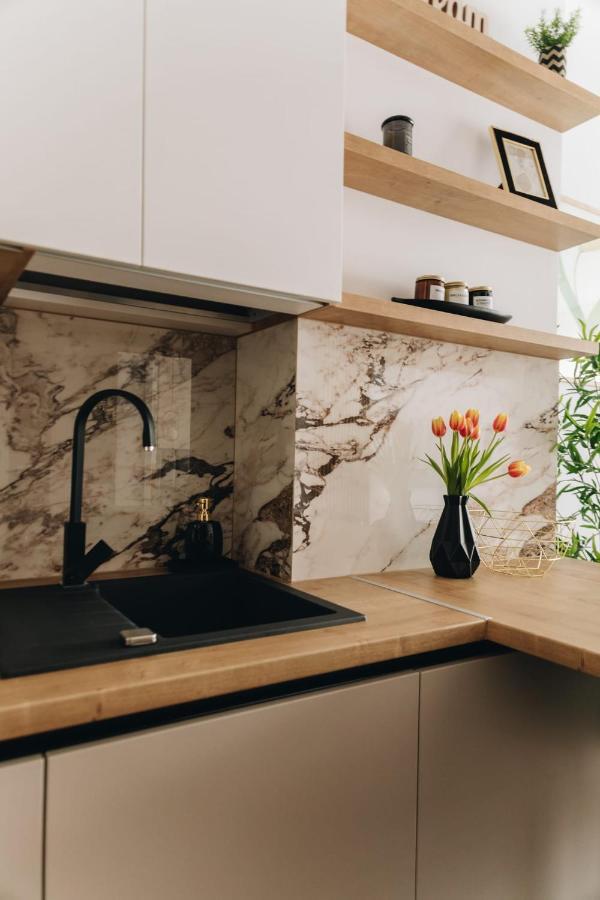 Tulip Apartment Oradea Luaran gambar